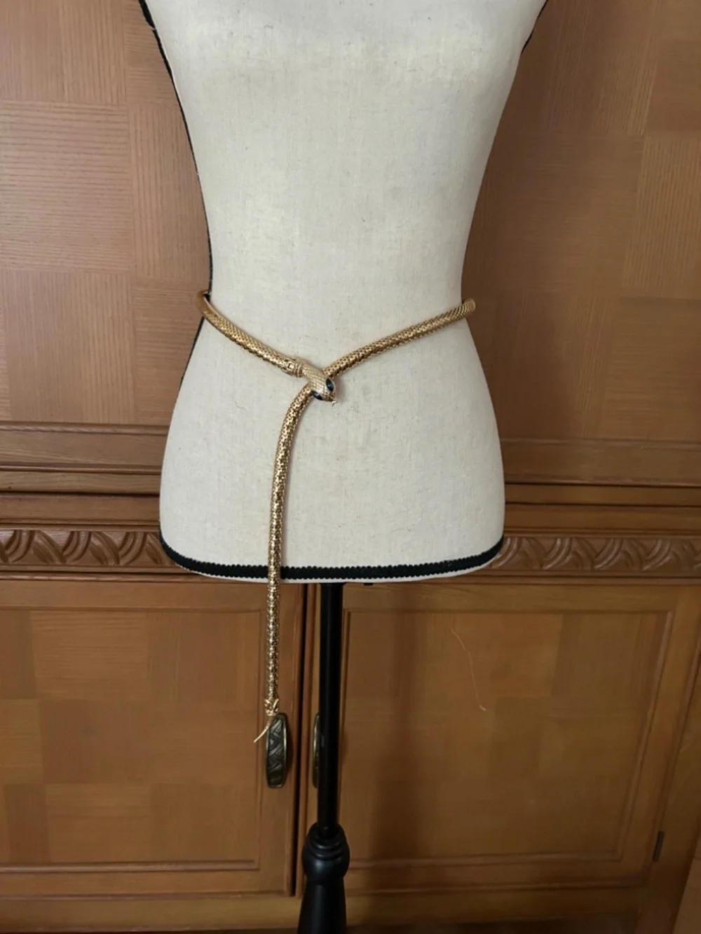 DL AULD Vintage Gold Mesh Snake Belt or Necklace - Blue Eyes c1970-80’s